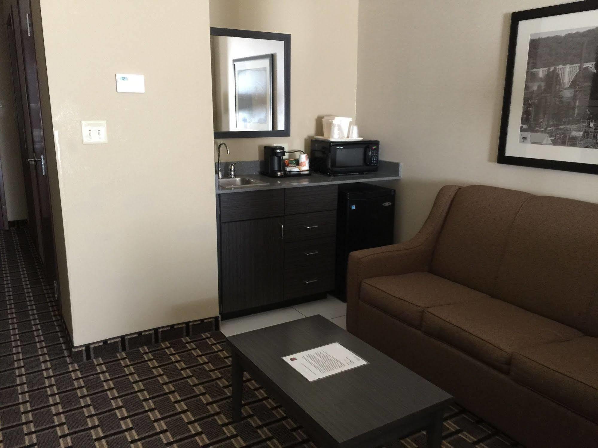 Comfort 4* Uniontown